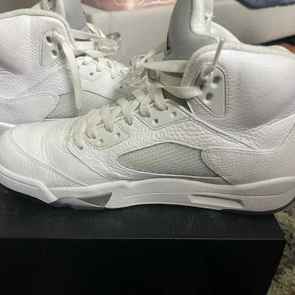 Retro Jordan 5 Metallic White (2015) Size 11